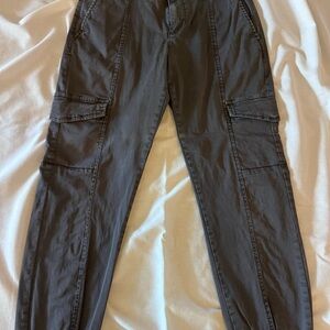 Sanctuary Gray Cargo Pants with Versatile Style